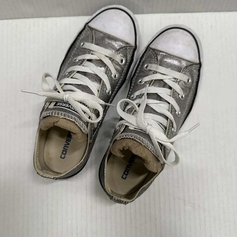 Converse Chuck Taylor All Star Shoes Kids Size 2.5 Silver Low Top Sneakers
